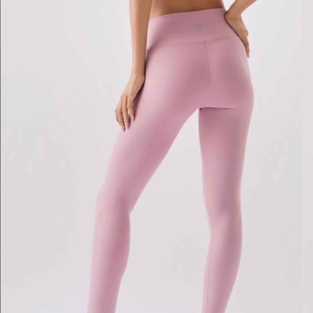 Aritzia TNA butter legging